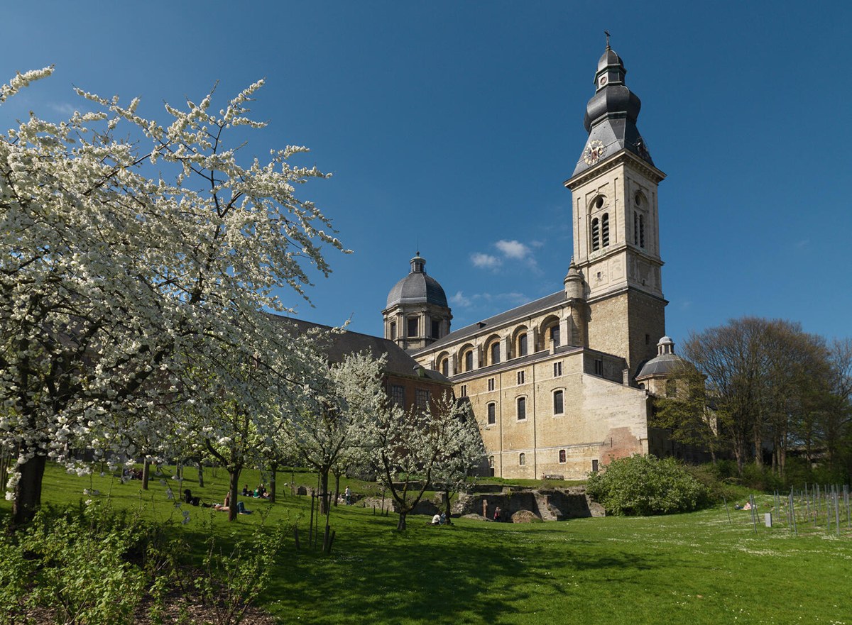 Sint-Pietersabdij — Historische rust, midden in de stad.